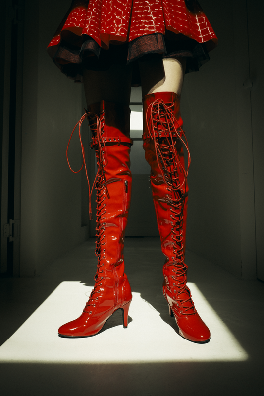 Pointed red strap boots jazz dance high heels knee boots tube spice girls heels dancing shoes patent leather black female.