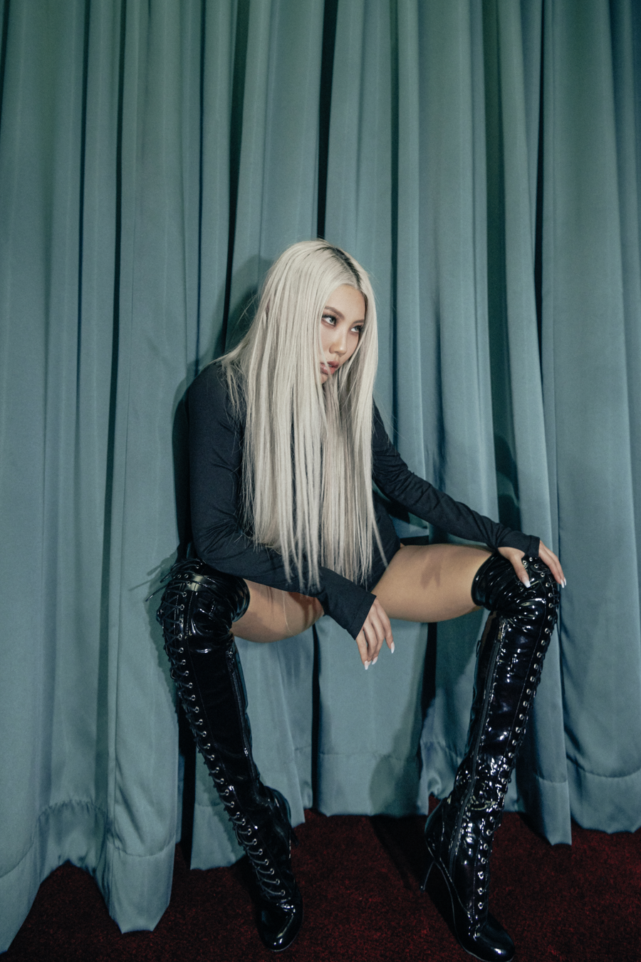 Pointed red strap boots jazz dance high heels knee boots tube spice girls heels dancing shoes patent leather black female.