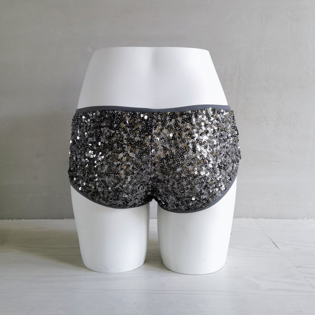 Low-rise stretchy semi-wrapped hipster heels dancing shorts, non-tacky popping glitter with sequins,  fashionable, versatile and sexy, can be worn outside