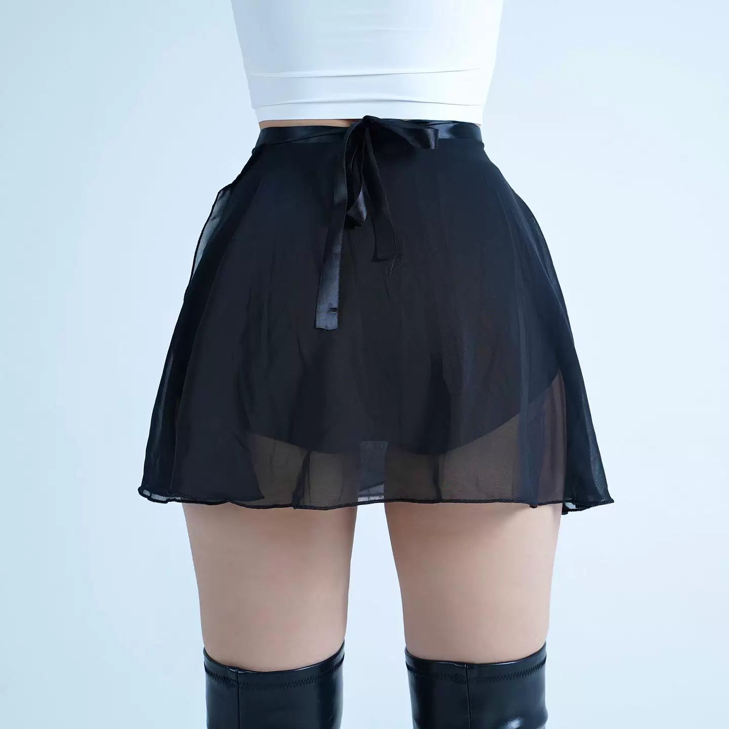 The new one-piece dance practice uniform for adults with heels covering the buttocks is covered with black anti-light gauze skirts
