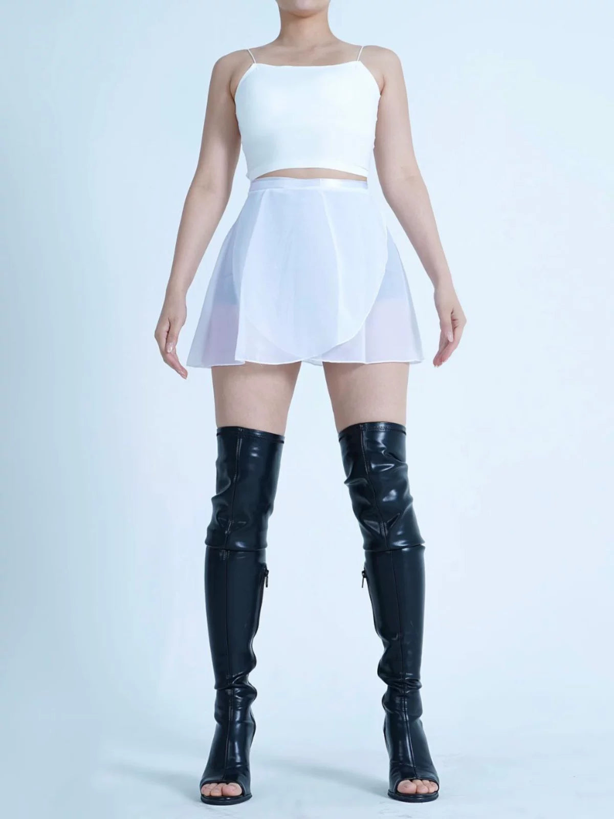 The new one-piece dance practice uniform for adults with heels covering the buttocks is covered with black anti-light gauze skirts